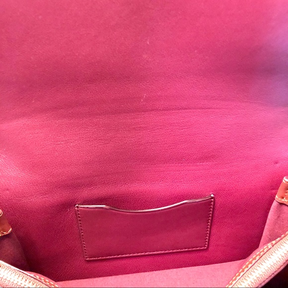 Coach Riley - Picture 6 of 7